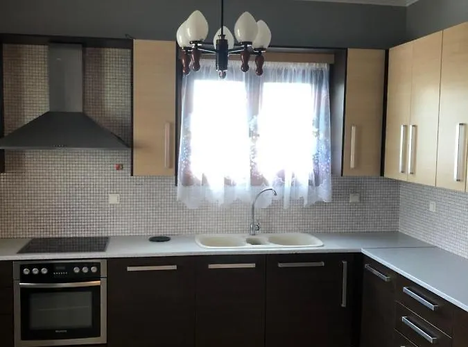 아파트 1 Bed Flat - Sleeps 4 - Garden - Parking - Wifi